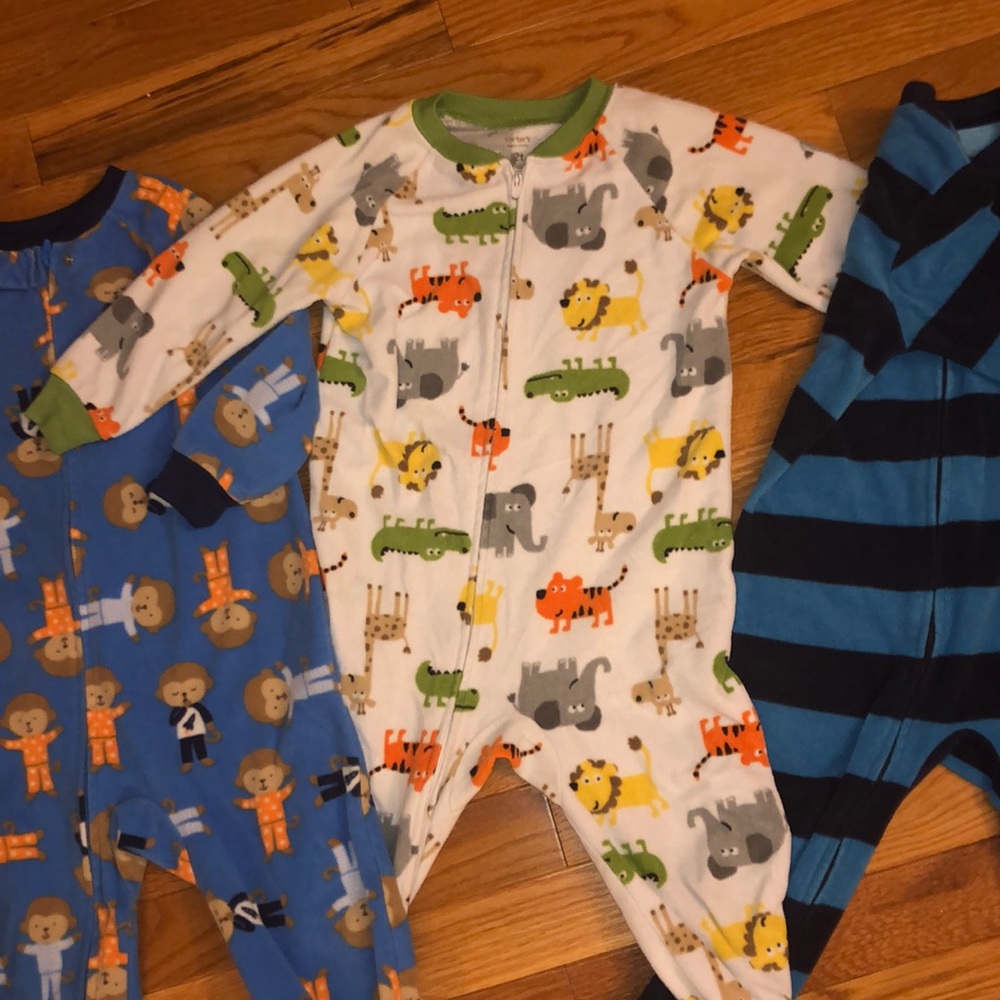 Carter PJs 2T/24mo - Picture 4 of 4